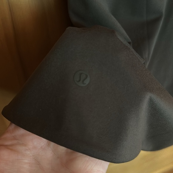 NWT Lululemon Nulu Mock-Neck Tank Top - xs in Espresso - Picture 6 of 7